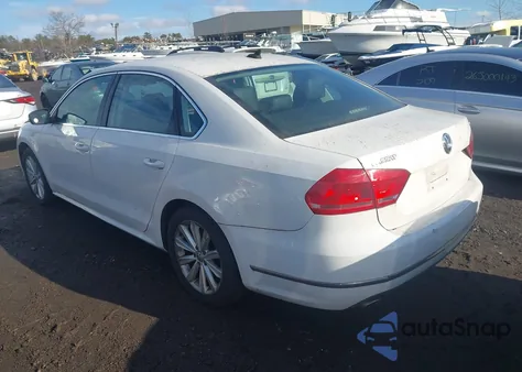 2013 Volkswagen Passat 2.5L Sel z USA, uszkodzony, nr VIN 1VWCP7A31DC055004